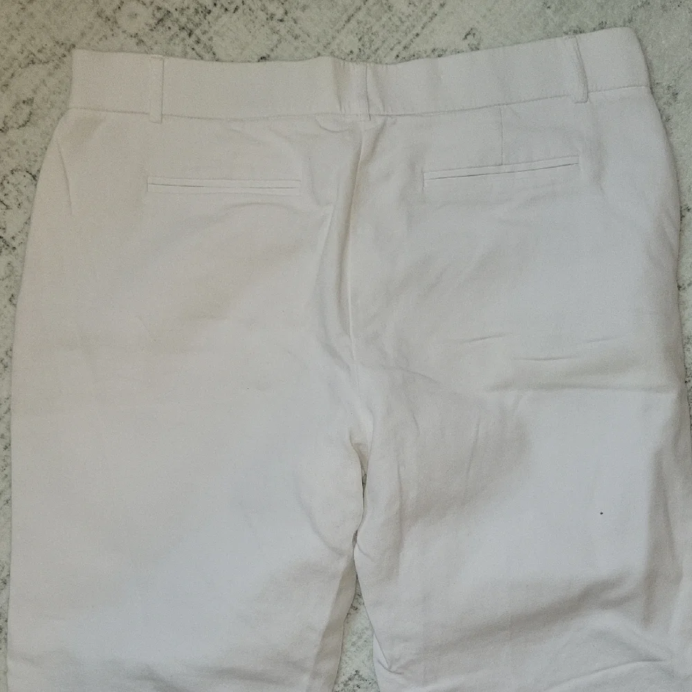 Elegant Women's White Pants - Picture 6 of 8